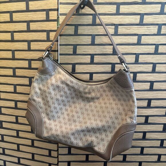 Dooney‎ & Bourke Tan Hobo Style Shoulder Bag - Picture 2 of 9